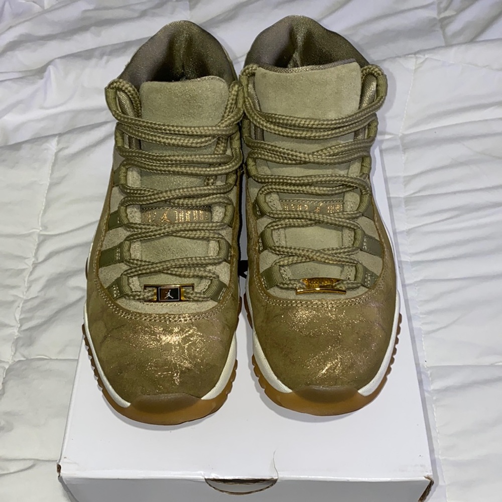 Jordan XI retro neutral olive (women)